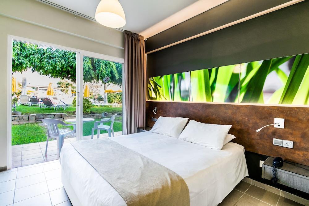 Mayfair 4*