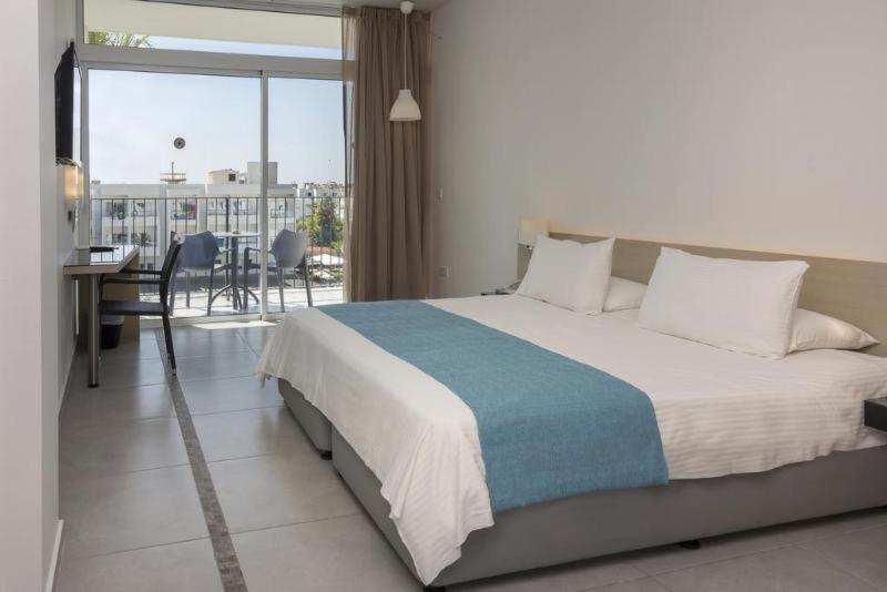 Mayfair Hotel 4*